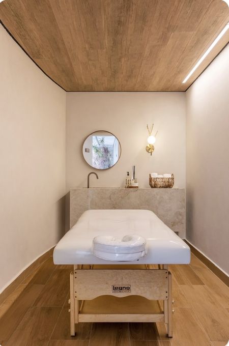 Janiel — massage therapist in Miami, FL