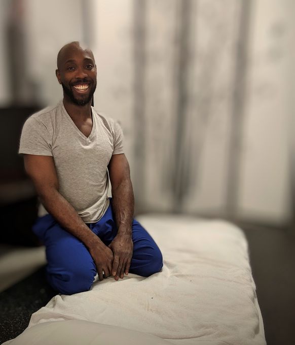 Damon — massage therapist in Chicago, IL