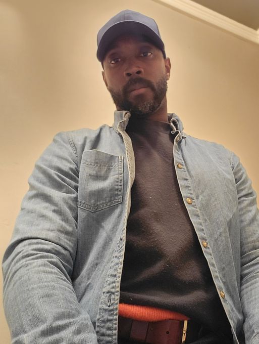 Damon — massage therapist in Chicago, IL