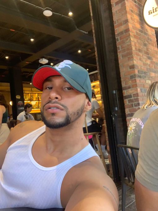 Valentino — massage therapist in Miami, FL
