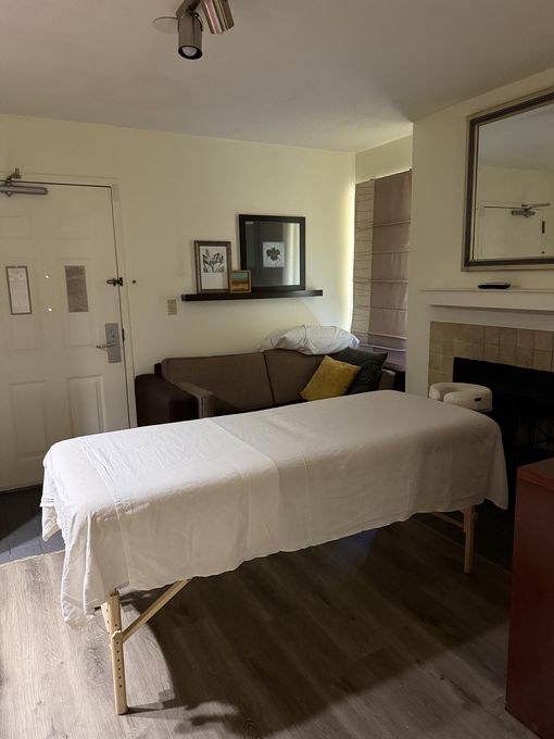 Tam — massage therapist in Phoenix, AZ