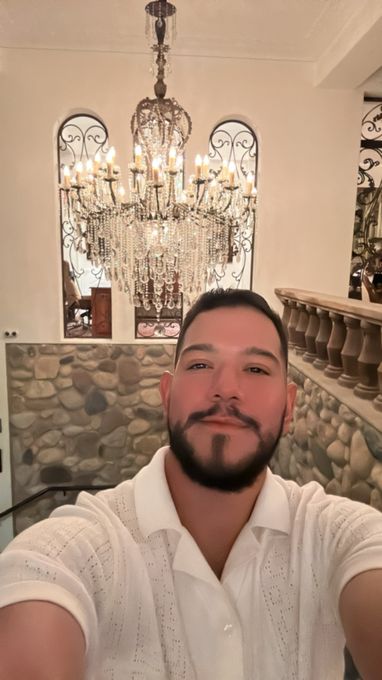 Roberto — massage therapist in Enterprise, NV