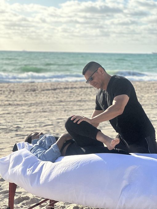 Arturo — massage therapist in Dania Beach, FL
