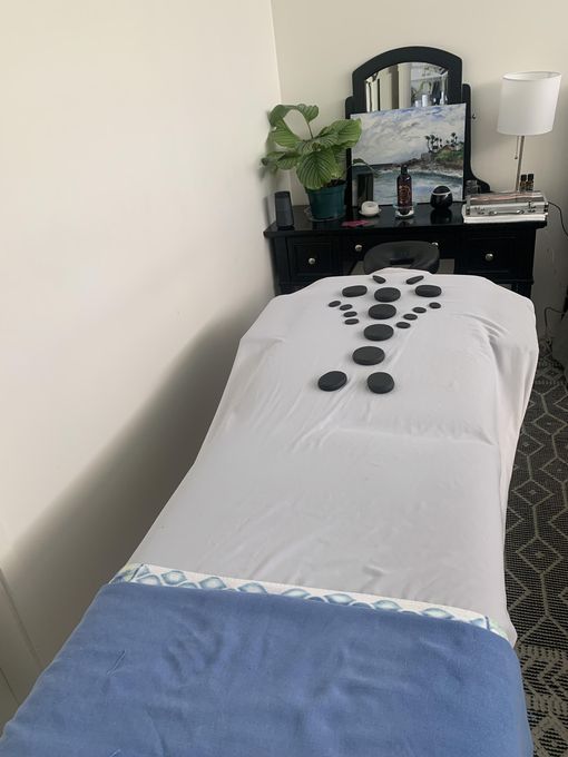 R — massage therapist in Honolulu, HI