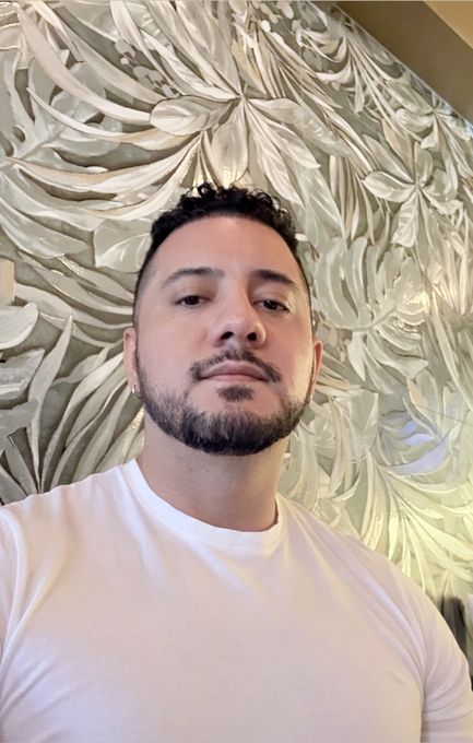 Cesar — massage therapist in North Bergen, NJ