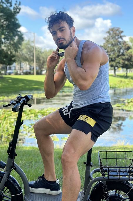 Andr — massage therapist in Miami, FL