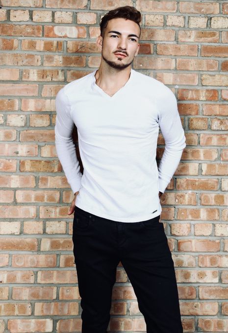 Camilo — massage therapist in Chicago, IL