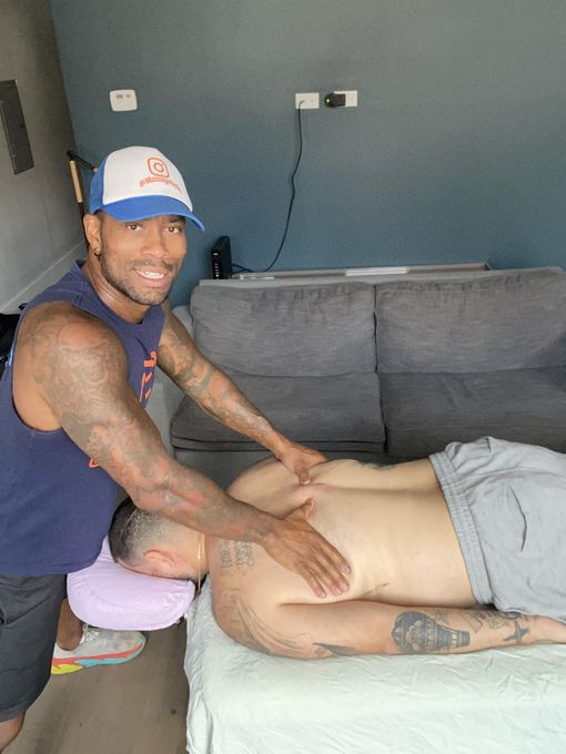 Beau — massage therapist in Chicago, IL