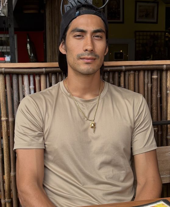 Art — massage therapist in Honolulu, HI