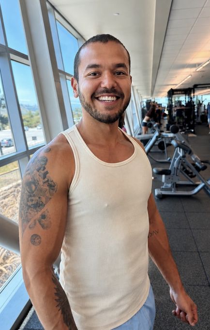Santos — massage therapist in Los Angeles, CA