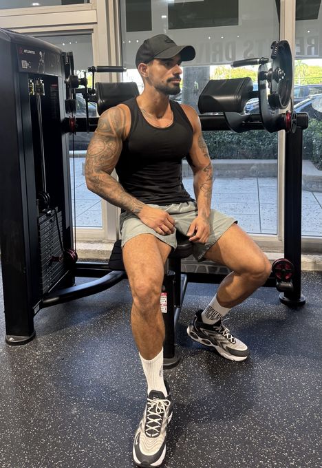 Damian — massage therapist in Miami, FL