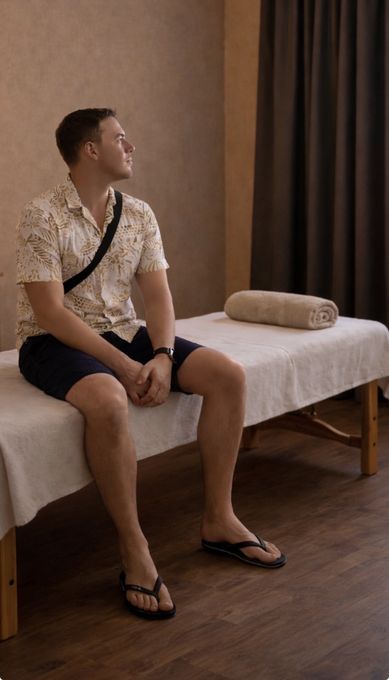 Ari — massage therapist in Miramar, FL