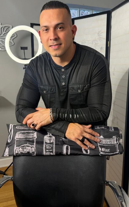 Daniel — massage therapist in Chicago, IL