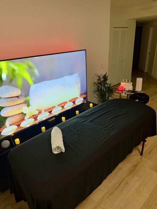 King — massage therapist in Miami, FL