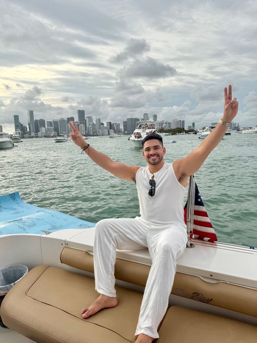 King — massage therapist in Miami, FL